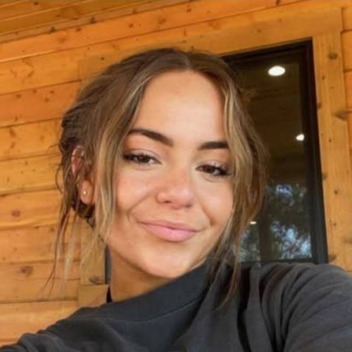 Chloe W. profile photo