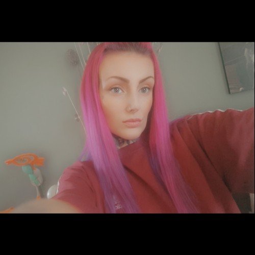 Tee H.