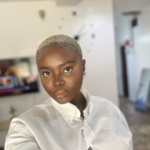 DEE B. profile photo