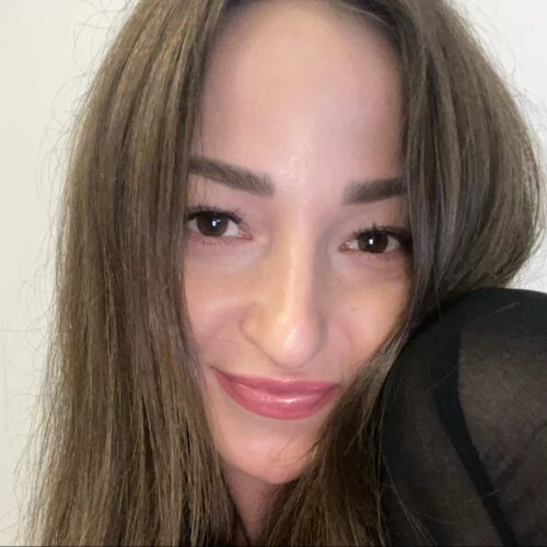 Elisabeth V. profile photo