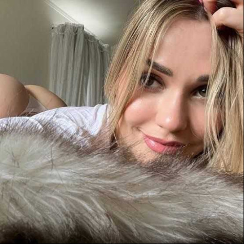 Emily J. profile photo
