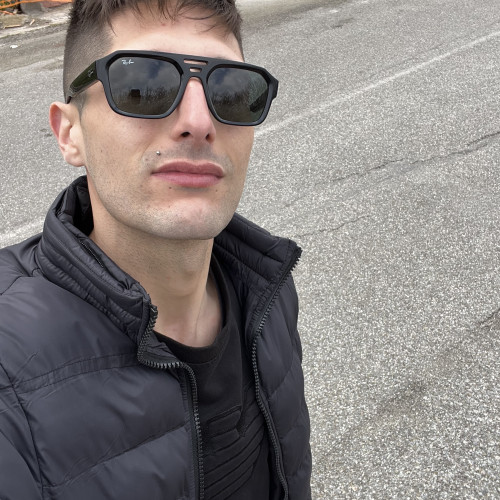 Elia R. profile photo