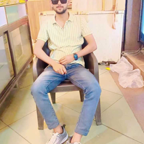 komal t. profile photo