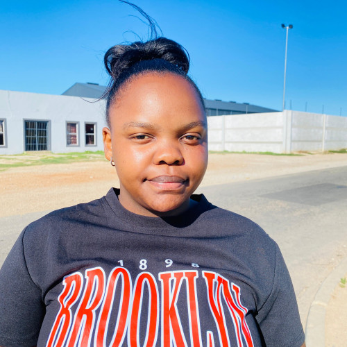 Thozama M. profile photo