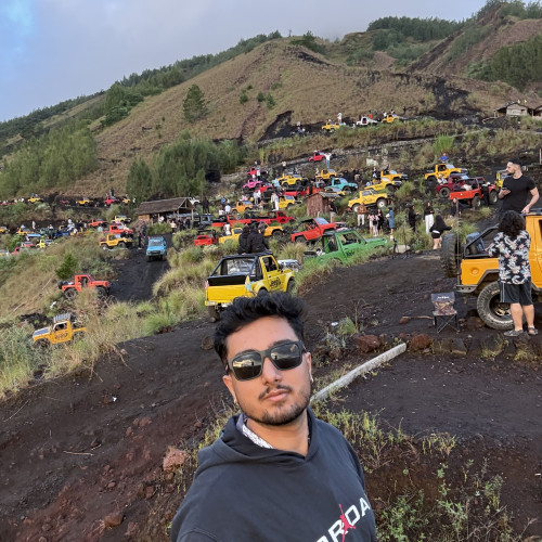 Paras V. profile photo