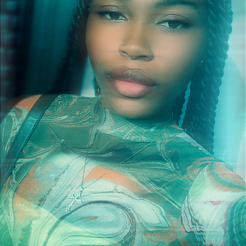 Ella T.