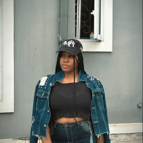 luzy E.