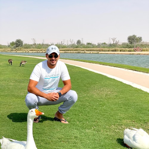 Ali b. profile photo