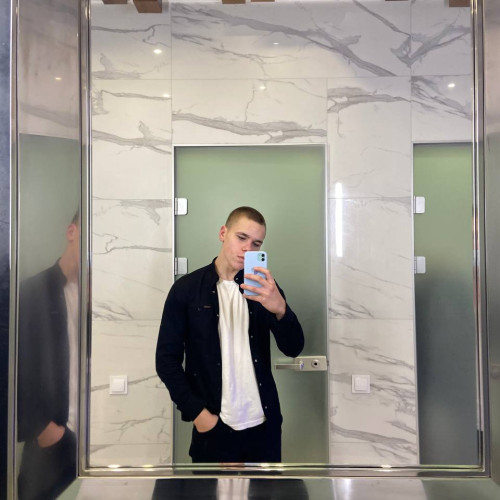 Artem L. profile photo