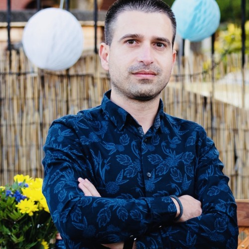 Svet  L.