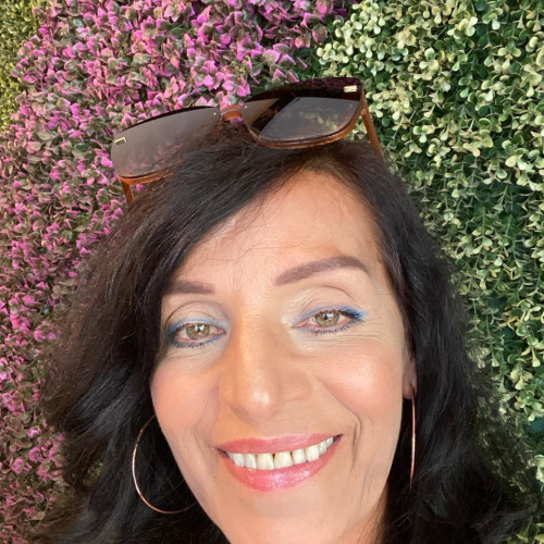 Ivonne B. profile photo