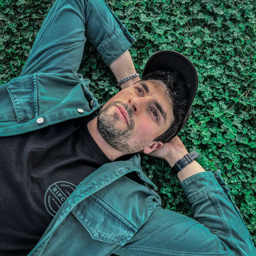 André V. profile photo
