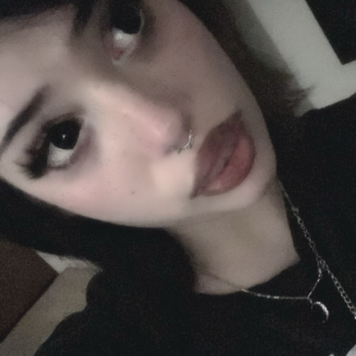 Bella L.