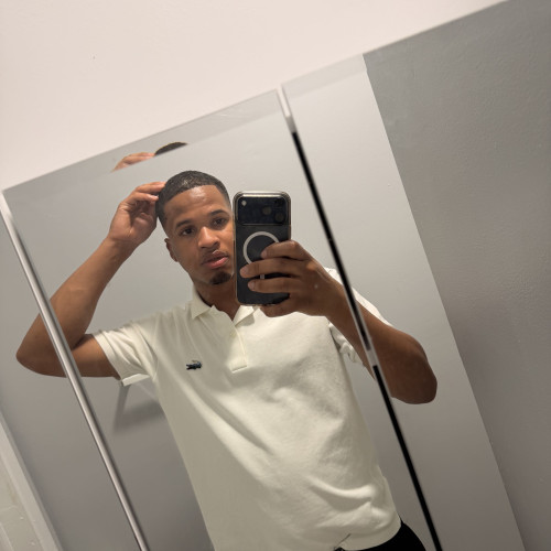 Elvi r. profile photo