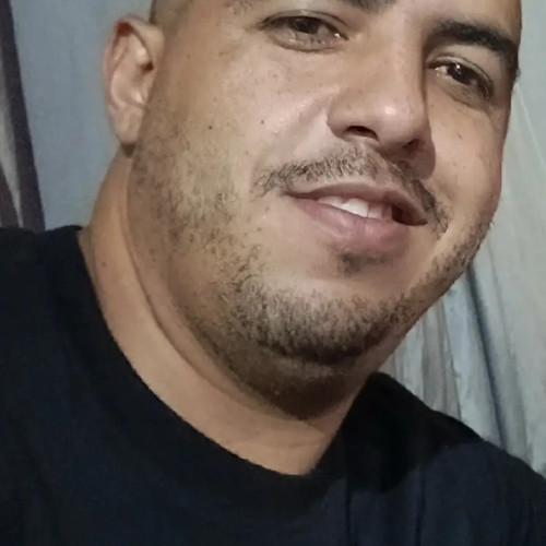 Tomás   . profile photo