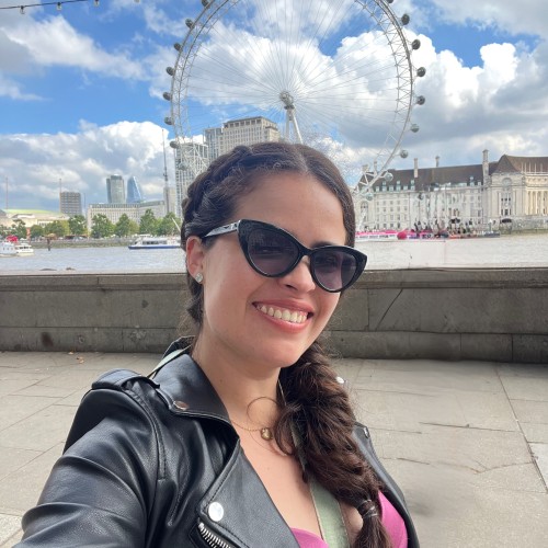 Laura L.