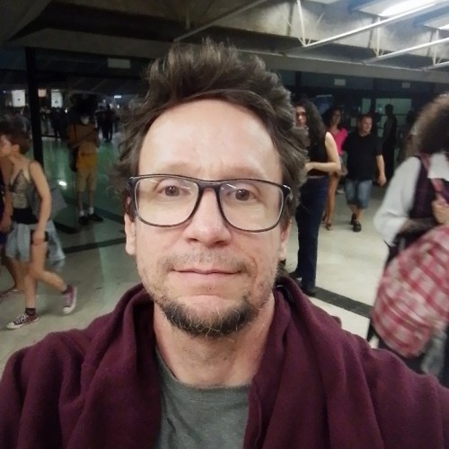 Roberto  F.
