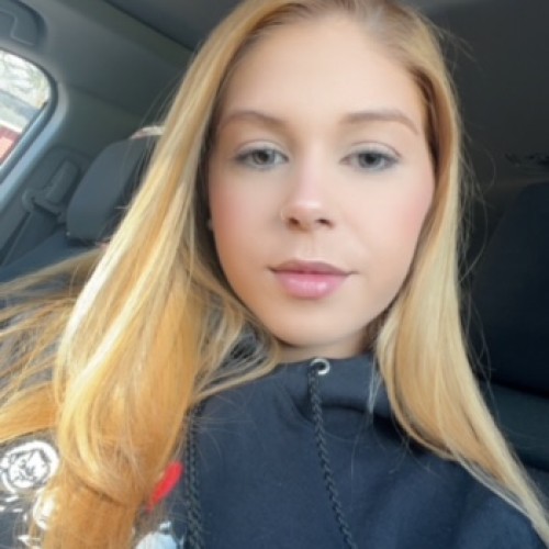 Bella V.