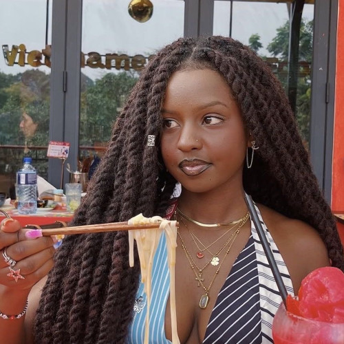 chela i. profile photo