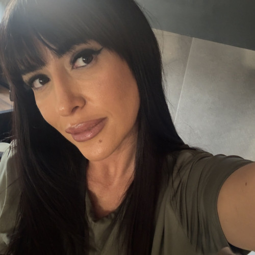 Yvonna I. profile photo