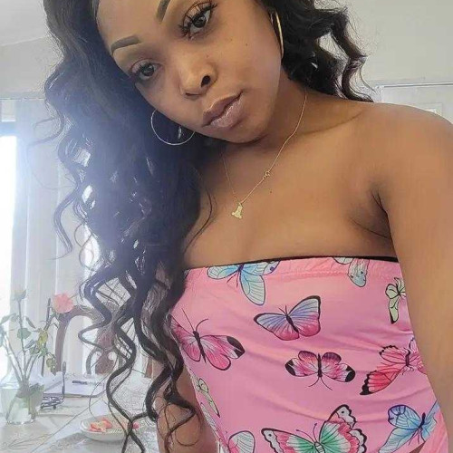 Mia L.