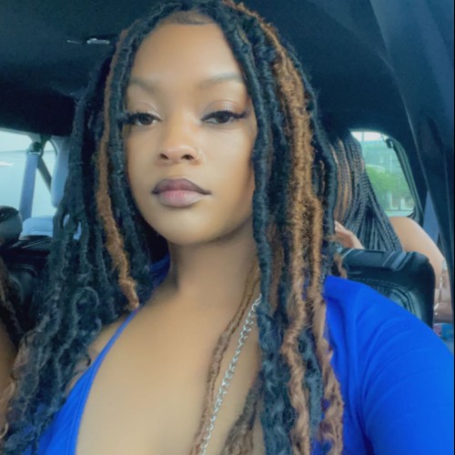 Chantelle L.
