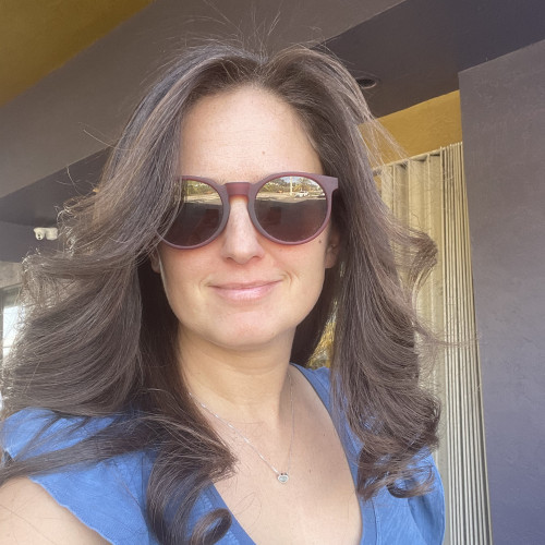 Carolyne R.