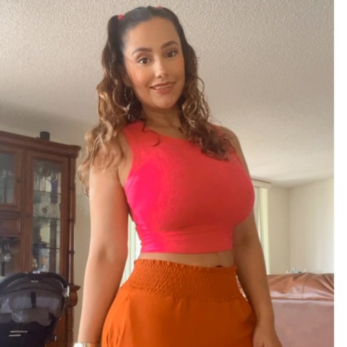 Dharlyn R.