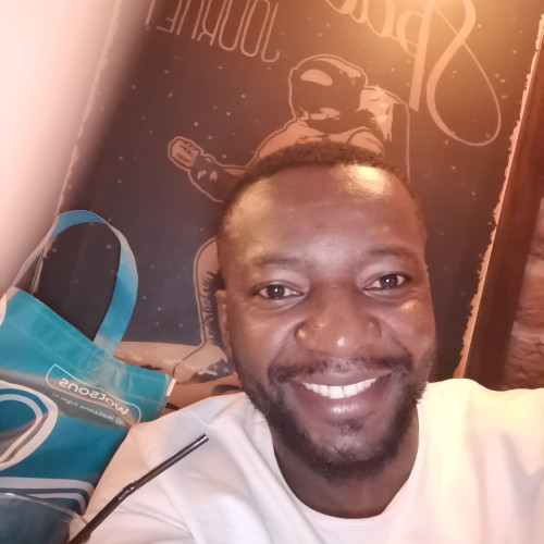 Obafemi  L.