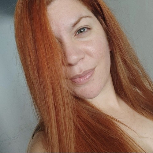 Stella R.