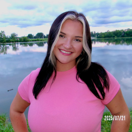 Vivie  L. profile photo