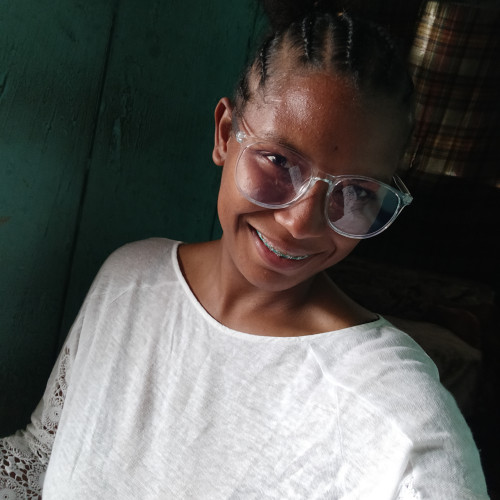 leonela v. profile photo