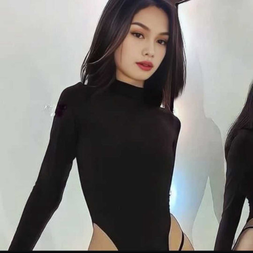 Elle Q.