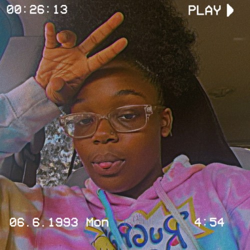 Queen R.