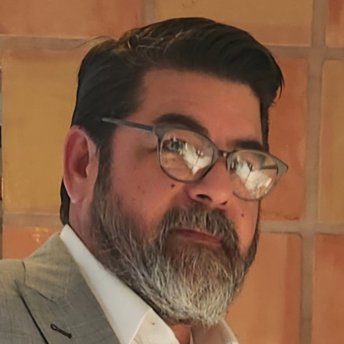 Brad  . profile photo