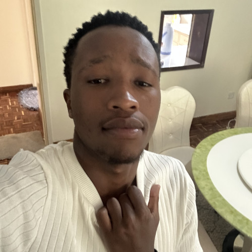 Mau  L. profile photo