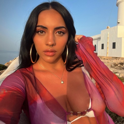Ariadna M.