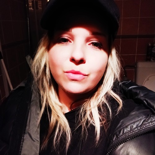 Nikki B.