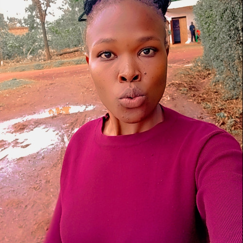 Esy L. profile photo