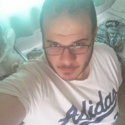 Mahmoud R.