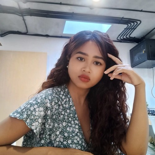 Dina F.