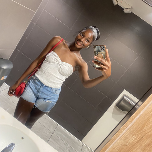 tambre w. profile photo