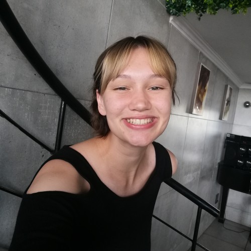 Judi B.