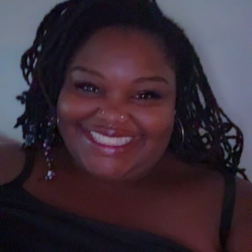 Queenie T. profile photo