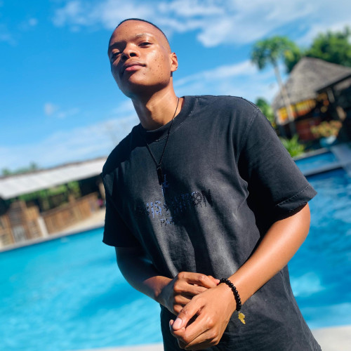 Mau v. profile photo