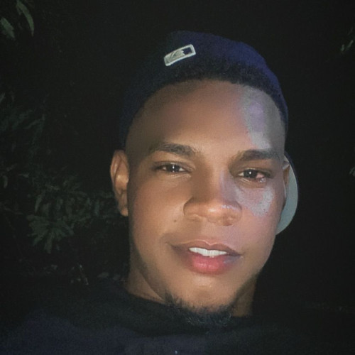 ELIAN  R. profile photo