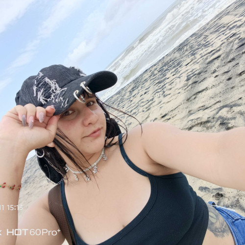 luna r. profile photo
