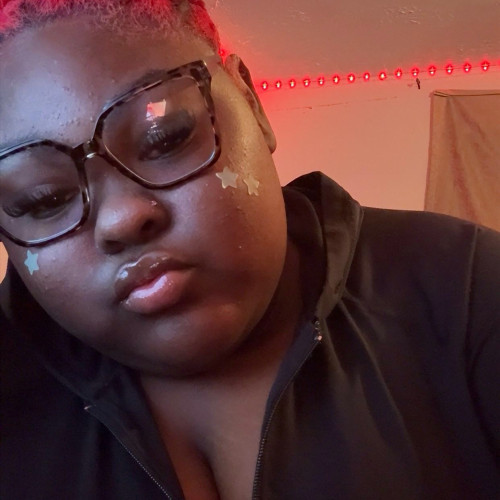 TTlovee b. profile photo