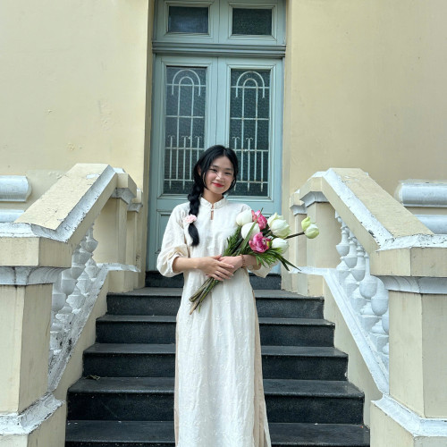 Selene N. profile photo