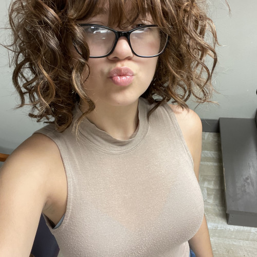 Isabel V.